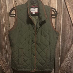 Bass Olive Quilted Vest with Chestnut Accents
